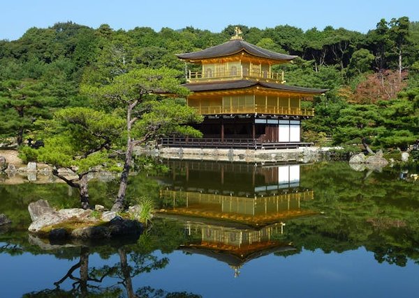 Comment découvrir les secrets des jardins zen au Japon?